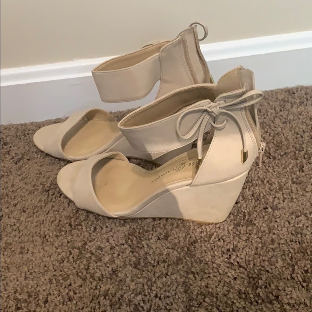 Chinese Laundry: CAMOMILE WEDGE SANDAL